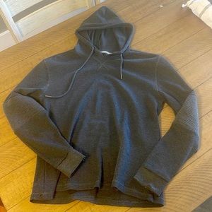 Hudson & Barrow Men’s M waffled/textured hooded sweatshirt.